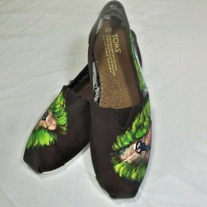 APPEAR NEW TOM'S SLIP ON BROWN W/ HAND-PAINTED 8.5